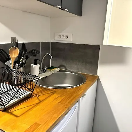 A Cozy Parisian Close To Eiffel Tower Appartamento