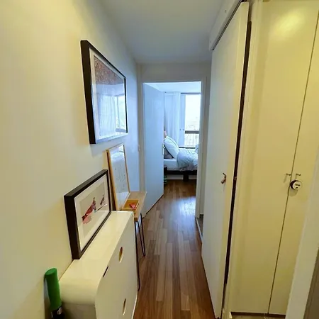 A Cozy Parisian Close To Eiffel Tower